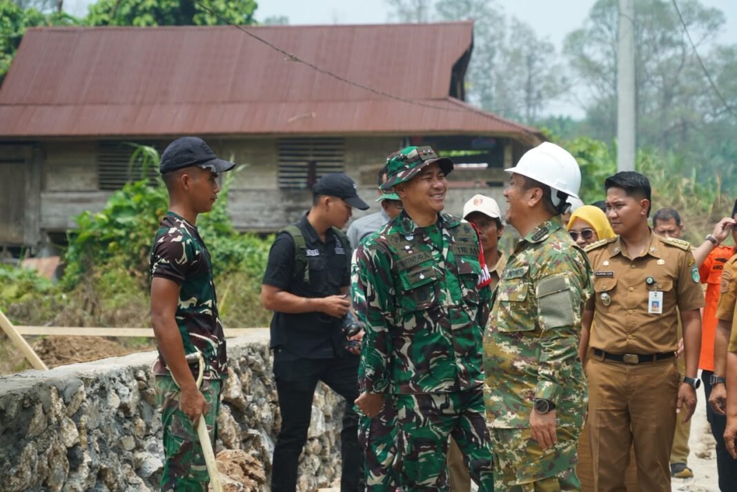 Pemerintah Daerah Luwu Timur Tinjau TMMD ke-130 Bersama TNI