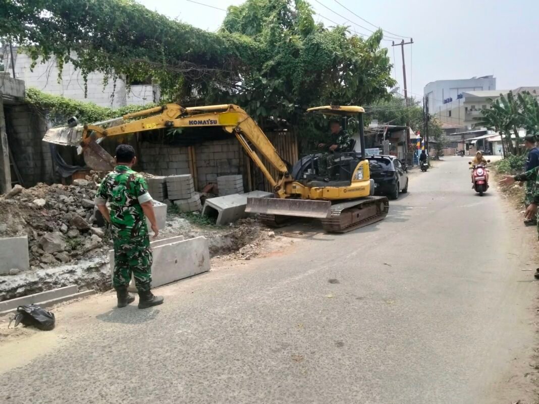 Pembanguanan U-Ditch oleh Satgas TMMD untuk Tingkatkan Kualitas Infrastruktur
