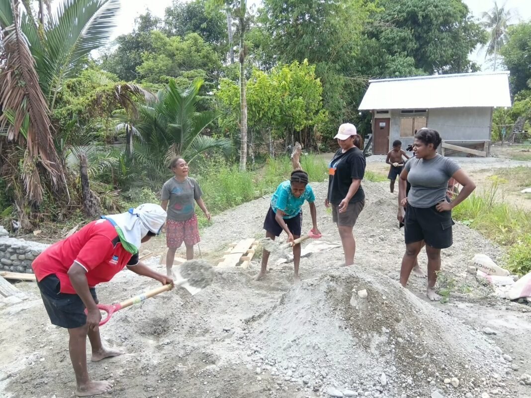 Kegiatan TMMD ke-130 dan Keterlibatan Mama Papua