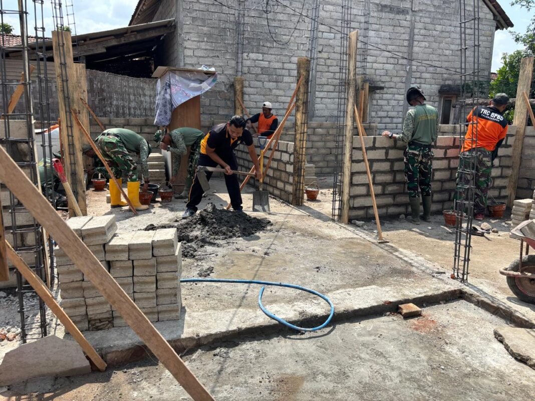Agus Suwandi Berpartisipasi Aktif dalam Pembangunan Rumah Bersama TMMD