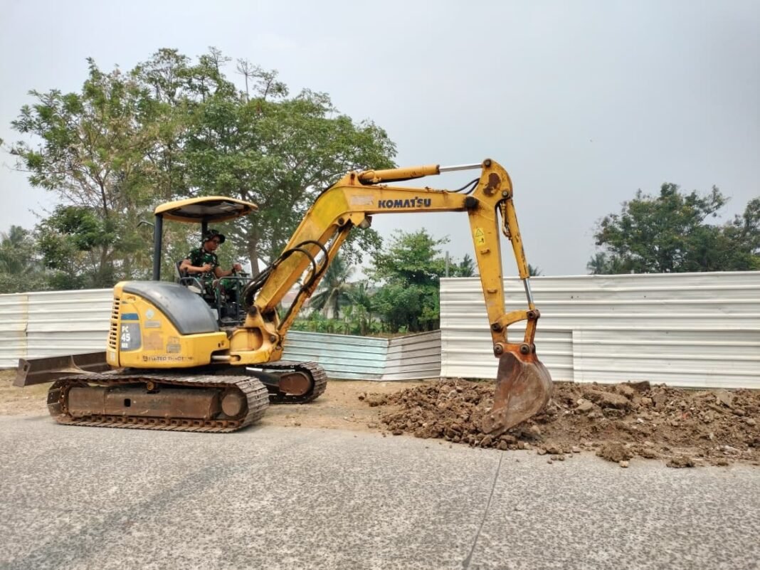 Satgas TMMD ke-130 Lakukan Penggalian di Tangerang