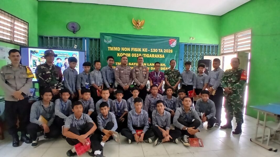 TMMD ke-130: Kodim 0510/Tigaraksa Ajak Siswa SMP Pahami Keselamatan Berkendara