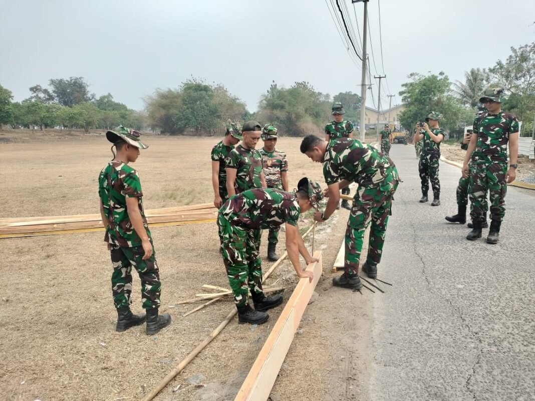 Kegiatan Satgas TMMD 130 Kodim 0510/Tigaraksa di Desa Sumur Bandung