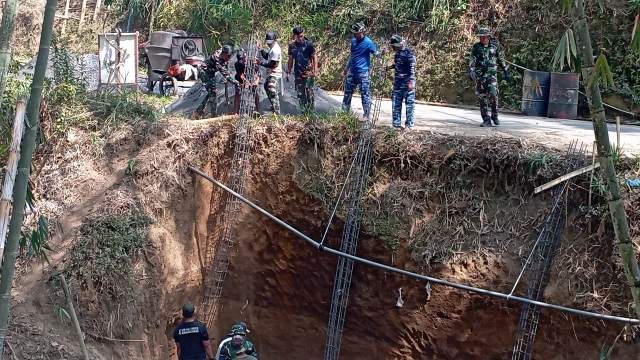 TMMD ke-130: Gotong Royong TNI Membangun Dinding Penahan Tanah
