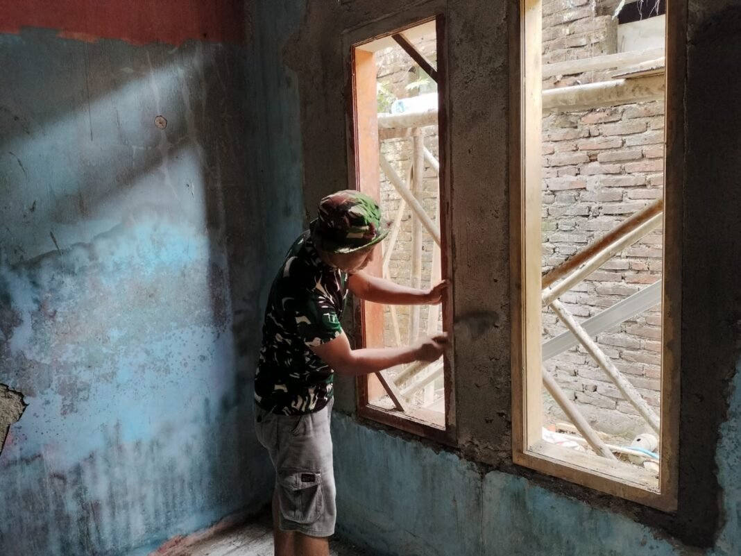 Satgas TMMD ke-130 Kodim 0510/Tigaraksa Lakukan Pembangunan RTLH